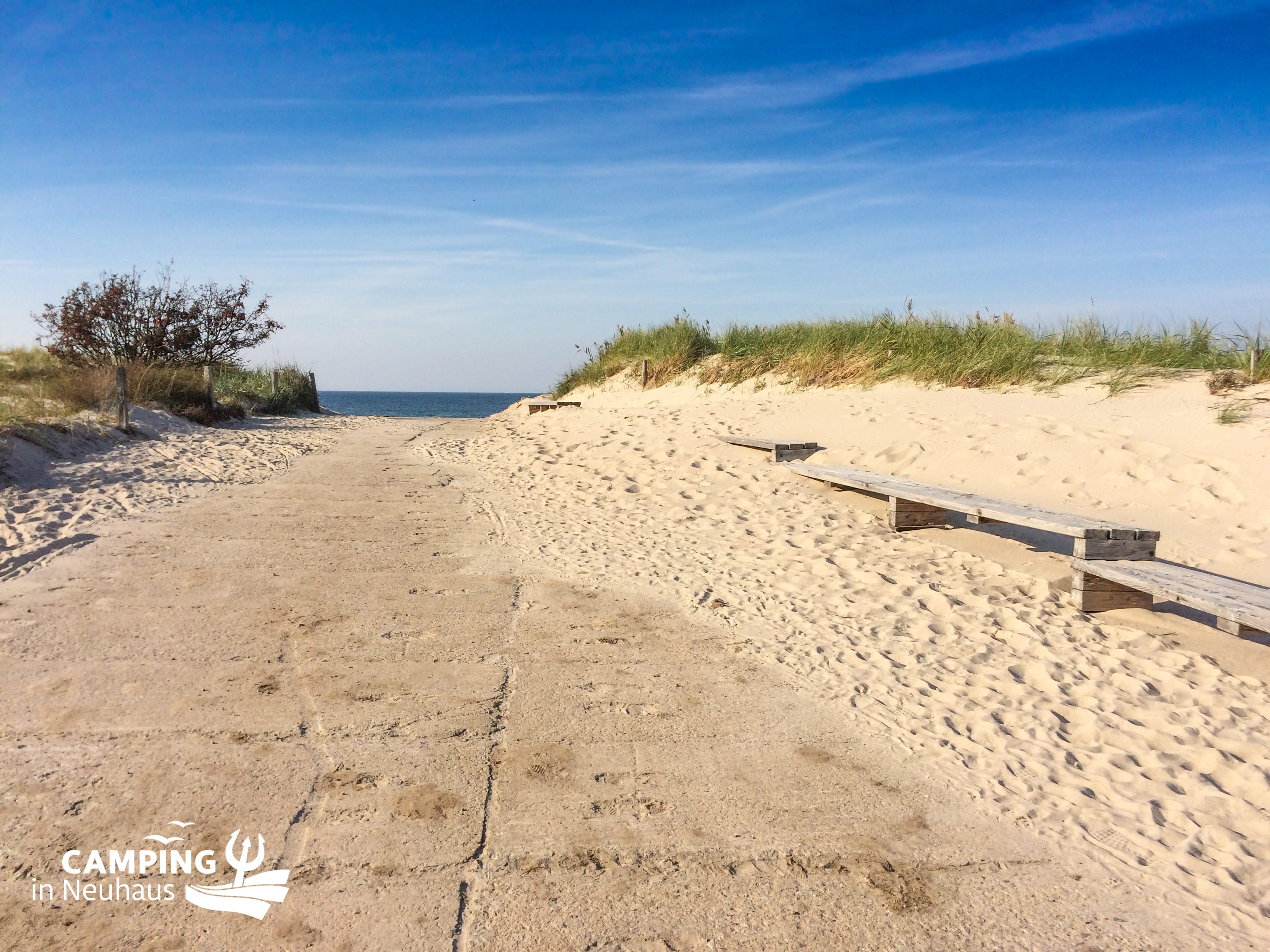 Strandaufgang im Spätsommer