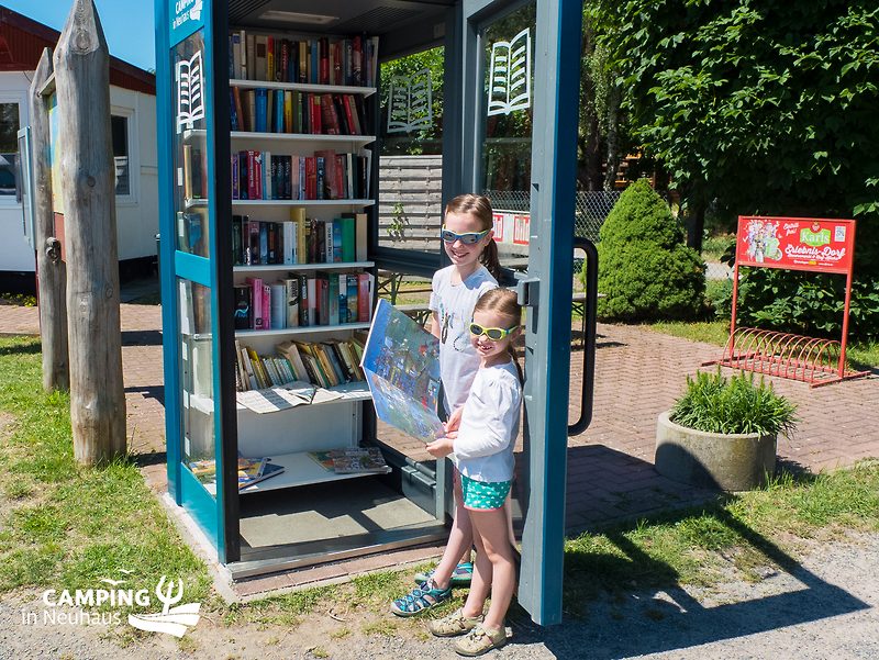 Unsere neue Bücherbox auf Camping in Neuhaus